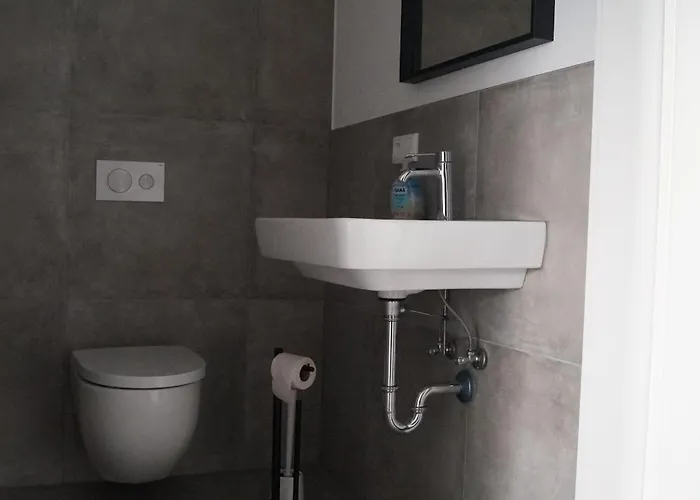 Freundliche In Senne Lägenhet